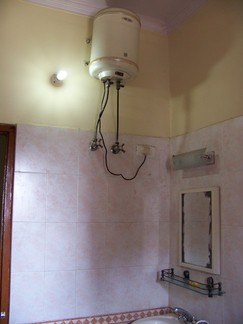 Tara Guest House Bathroom, New Delhi, India.
