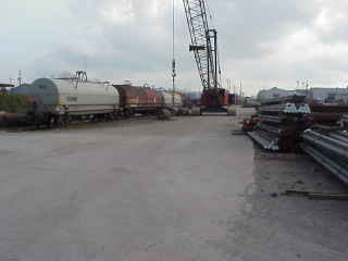 Train cars to unload.