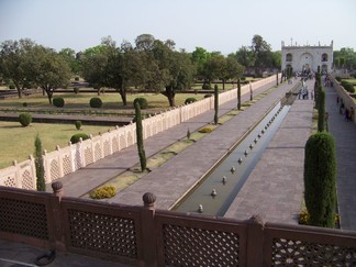 Bibi Ka Maqbara, India.