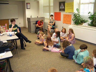 Bridgette, Wyatt, Daniel, Sarah, Victoria (back), Lara, Amber, Emma, Joey, Debby, Noa, William (back), Henry, Charlotte and Sebastion.