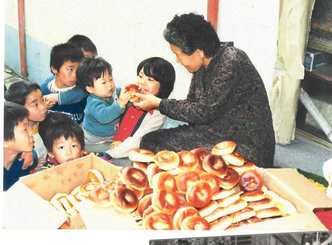 Mrs. Sohn at Hae Yuk Won orphanage.
